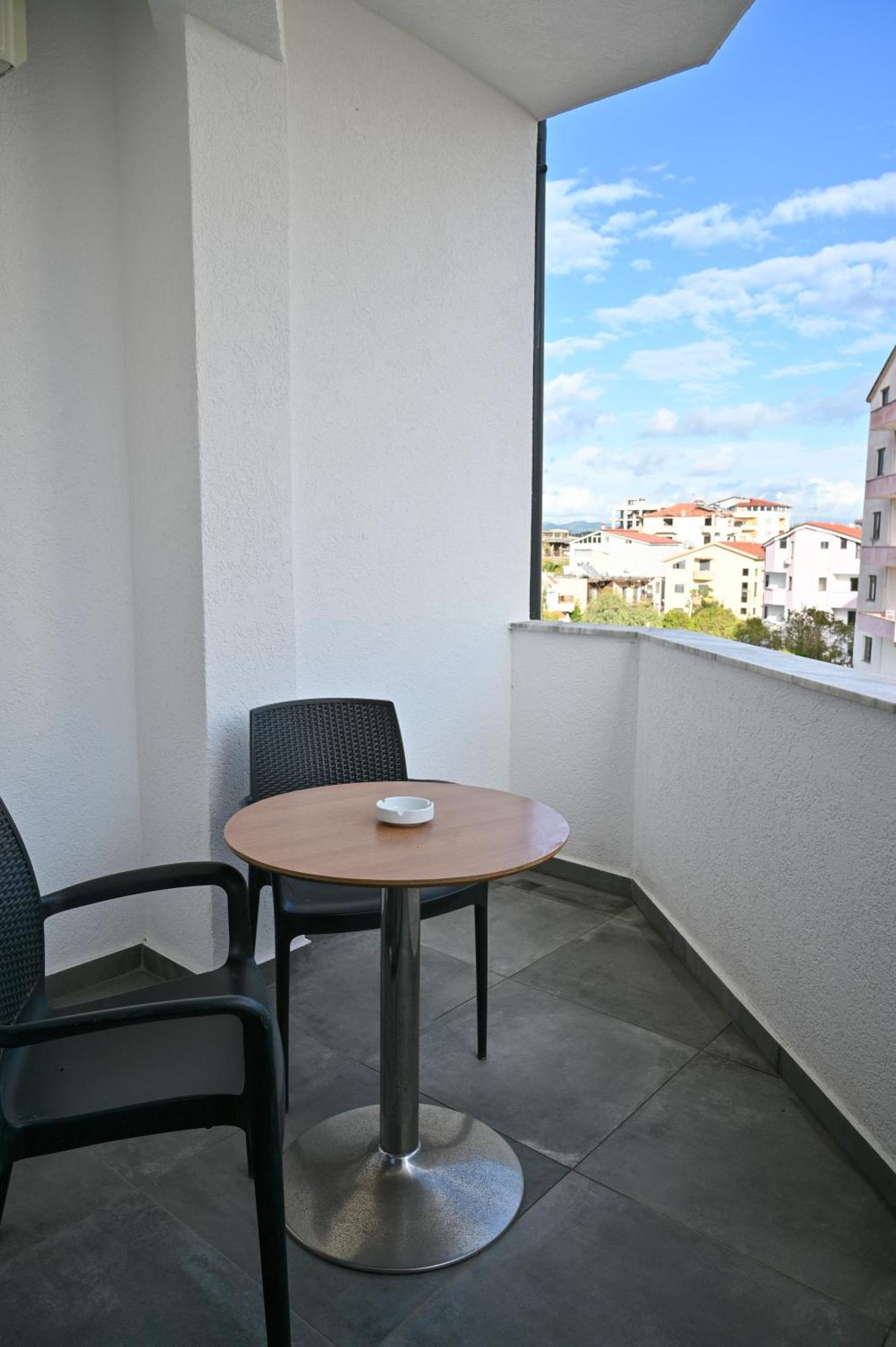Monduro Hotel Durres Luaran gambar